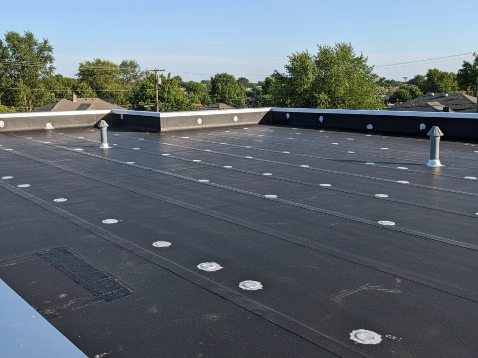 Snow and Ice Roof Damage Insurance Claims in Lansing, MI Snow and Ice Roof Damage Insurance Claims in Lansing, MI